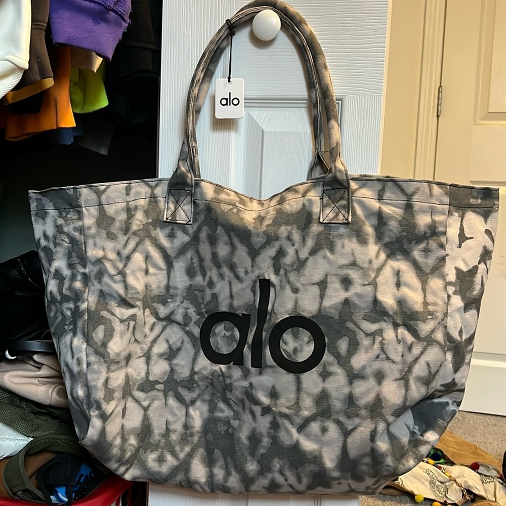 Alo yoga tote